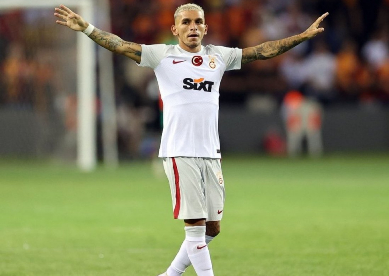 Torreira, Paredes'in gelişini adeta duyurdu! Maçta dikkat çeken detay