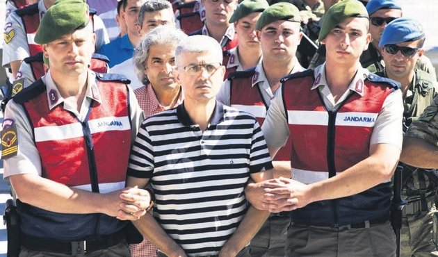 FETÖ tehdidi ifade değiştirtti: Aileme bir şey olur diye korkuyorum
