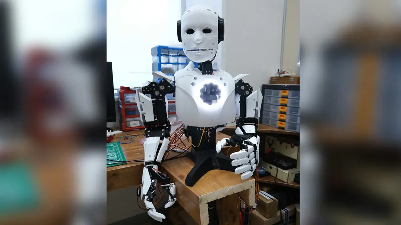 Bursa’nın insansı biyonik robotu dünyaya yön vermeye geliyor!