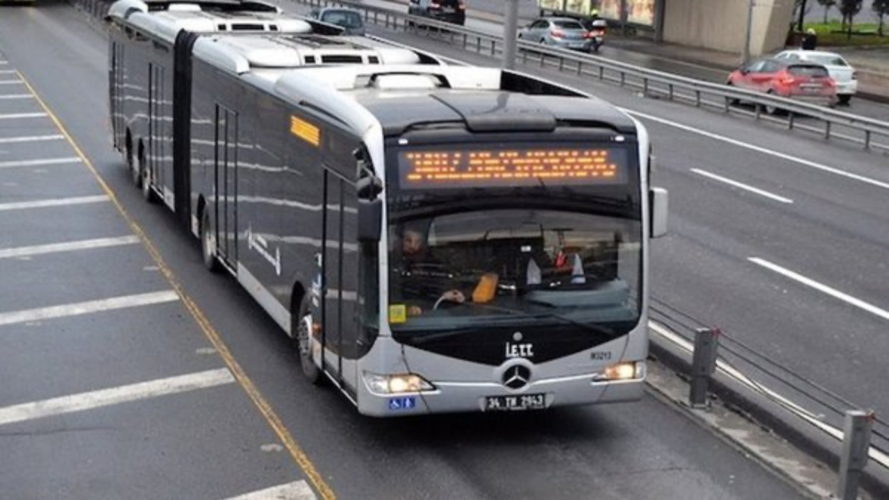 İstanbul'da metrobüste kadın yolcular arasında kavga