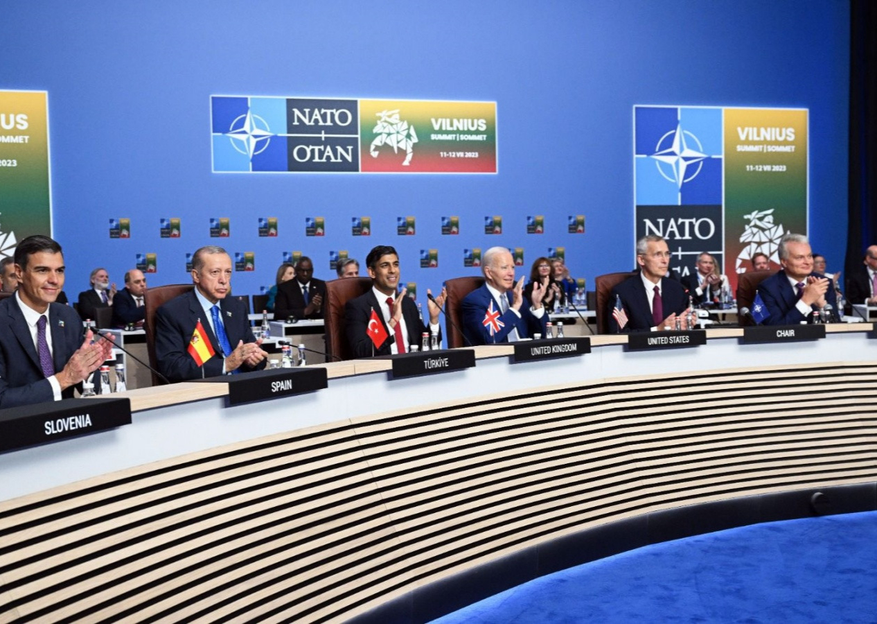 NATO Liderler Zirvesi başladı! İşte tarihi zirvede dikkat çeken anlar...