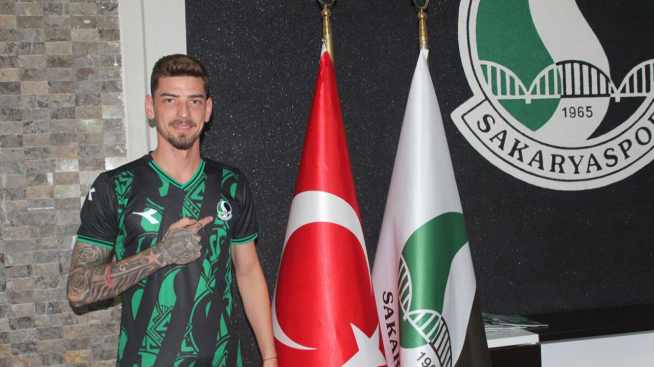 Sakaryaspor'da yeni imza