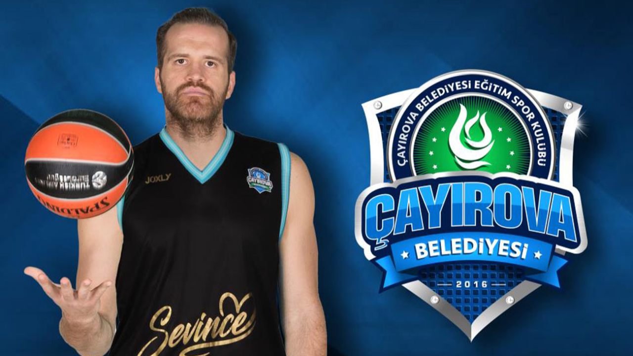 Tecrübeli basketbolcu Oğuz Savaş Çayırova'da