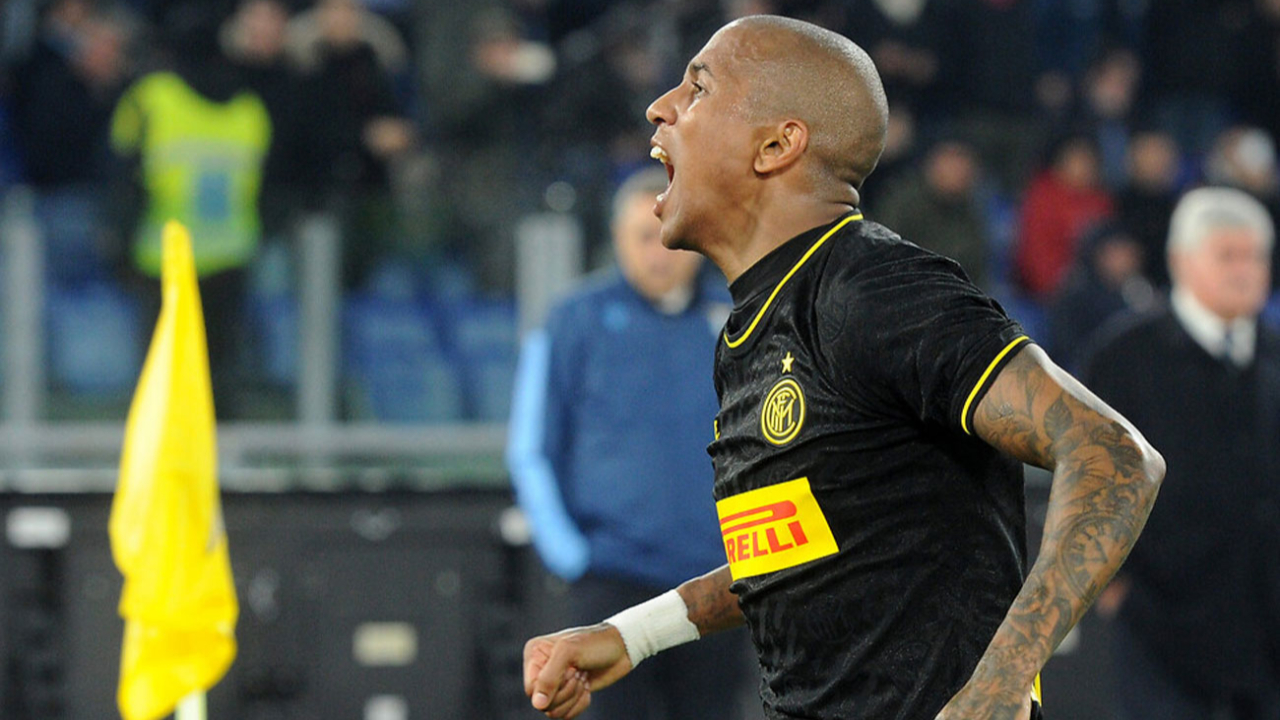 Everton, 38 yaşındaki Ashley Young'ı transfer etti