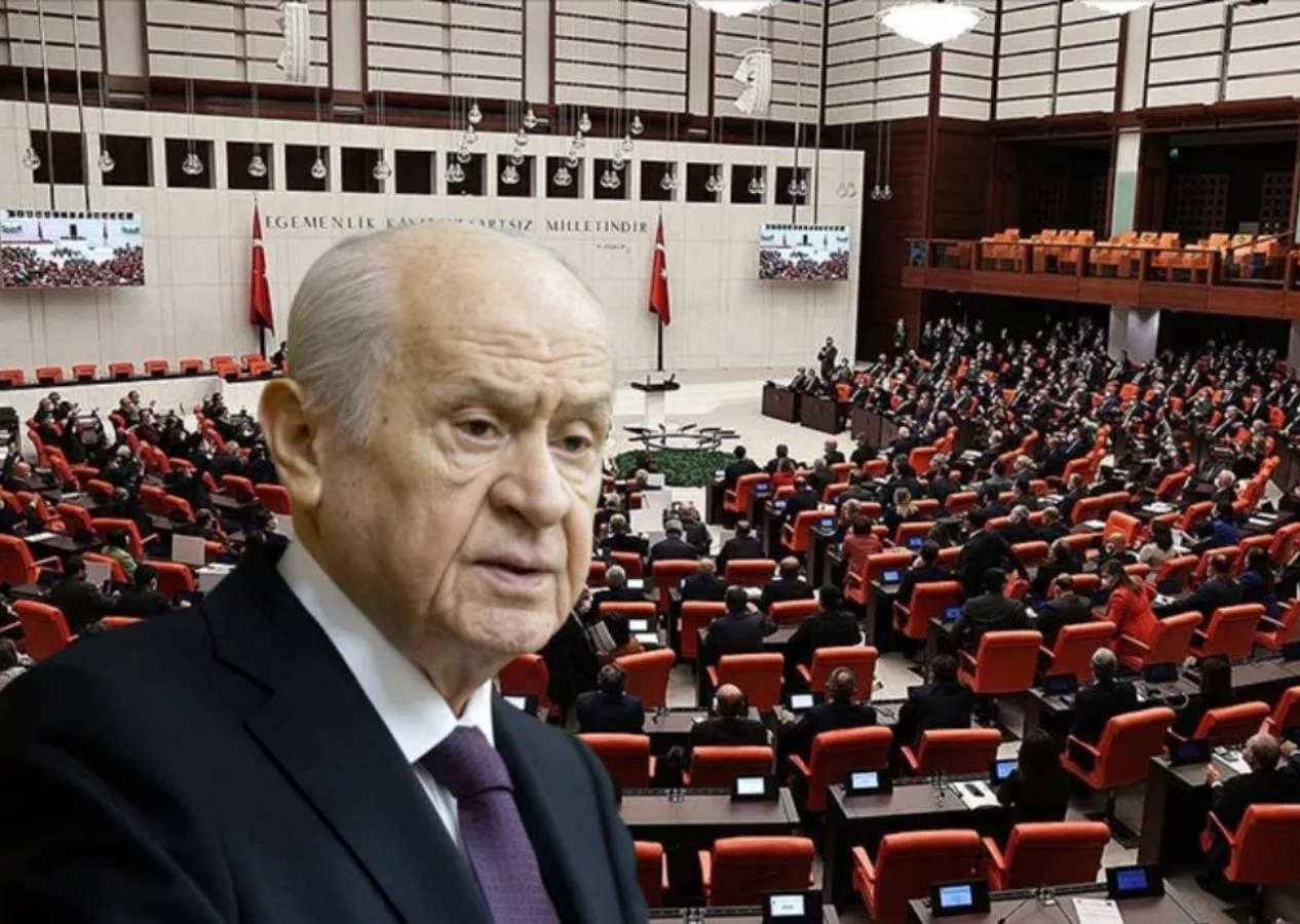 MHP lideri Bahçeli'den sürpriz hamle! Emeklilere zam görüşmesi için TBMM'de!