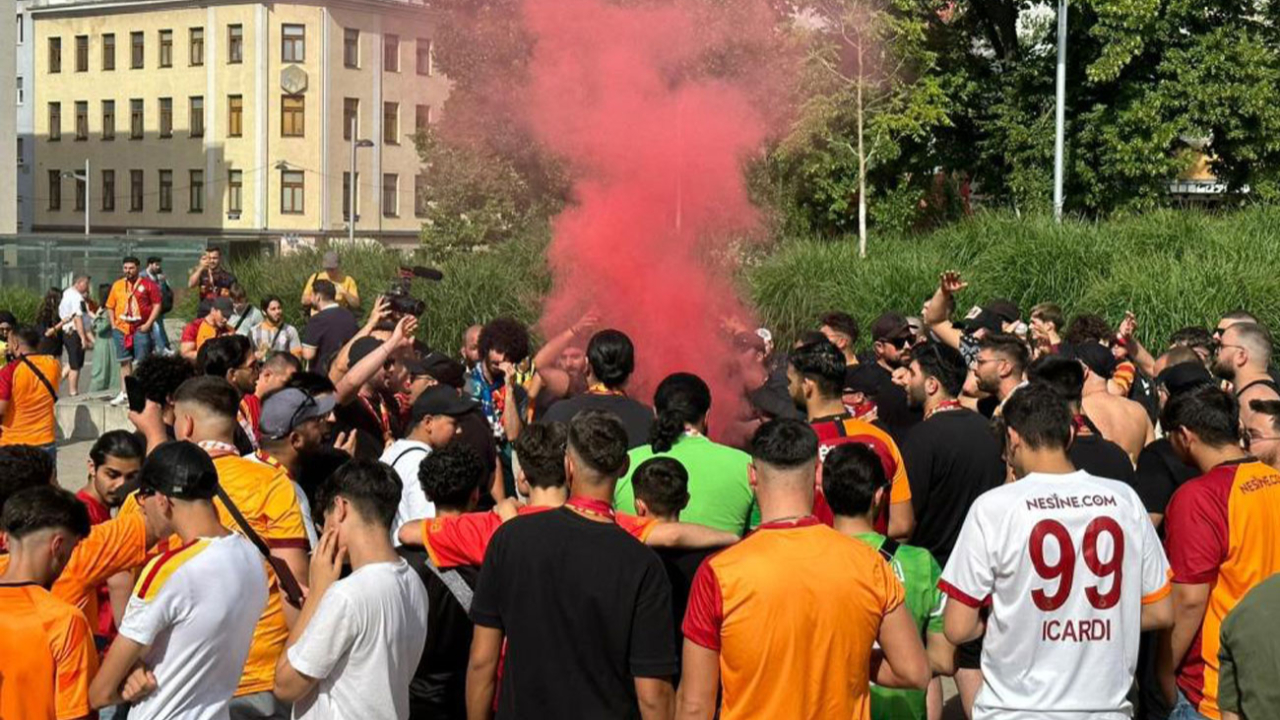 Galatasaray taraftarı Viyana sokaklarında