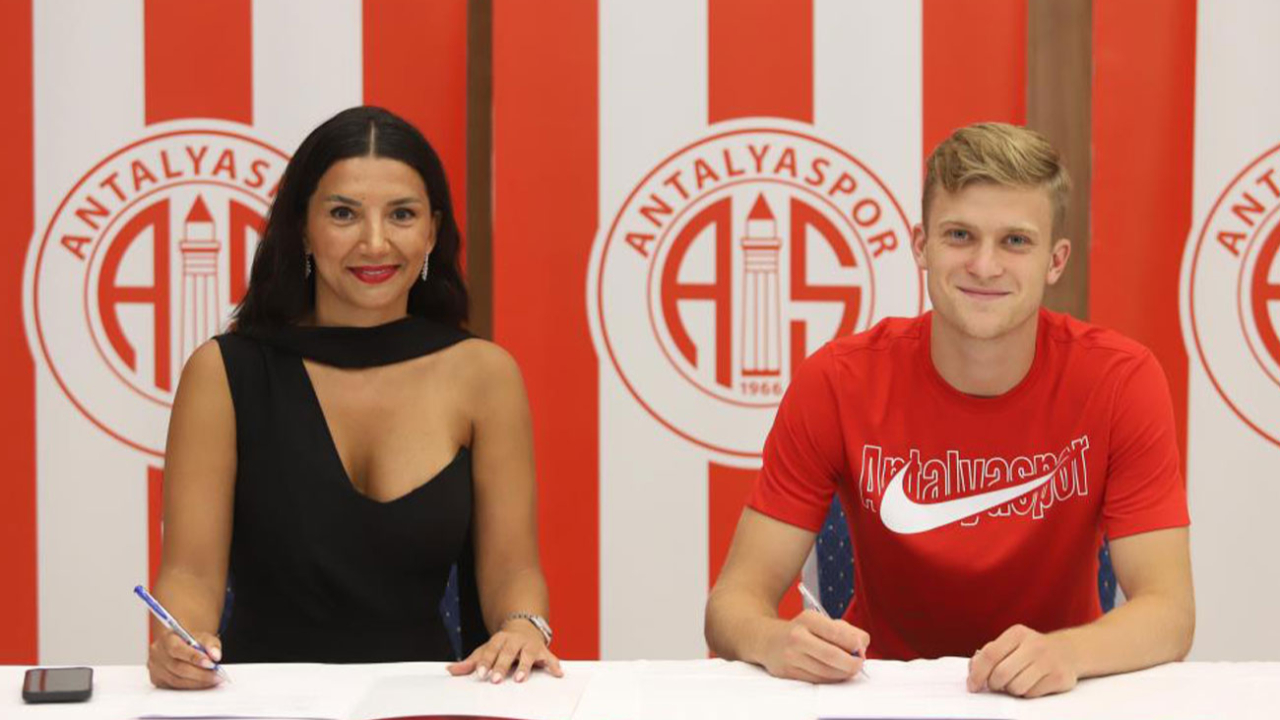 Jakub Kaluzinski Antalyaspor'a imzayı attı