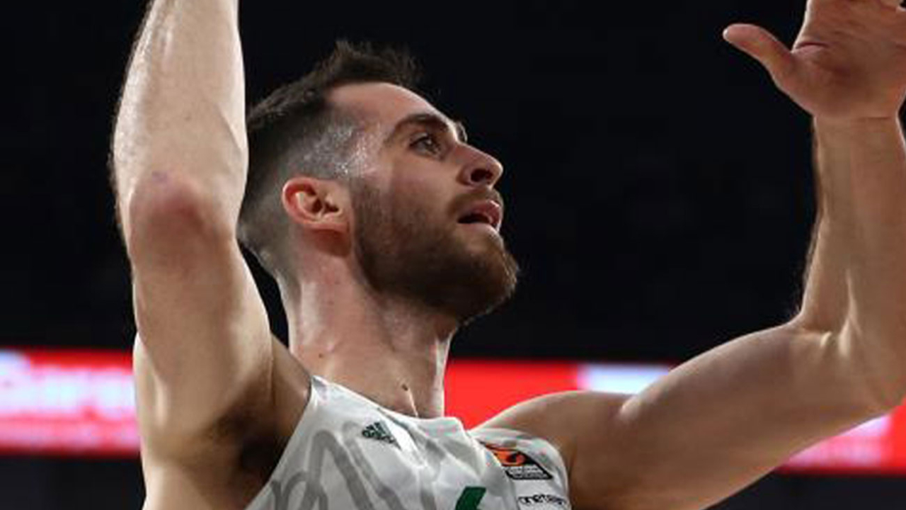 Georgios Papagiannis Fenerbahçe Beko'yla imzaladı