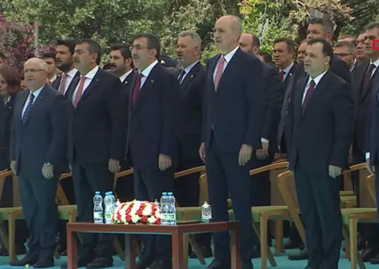 Gazi Meclis'te 15 Temmuz Anma Töreni! Numan Kurtulmuş: Kökü dışarıda olan bir teşebbüs!