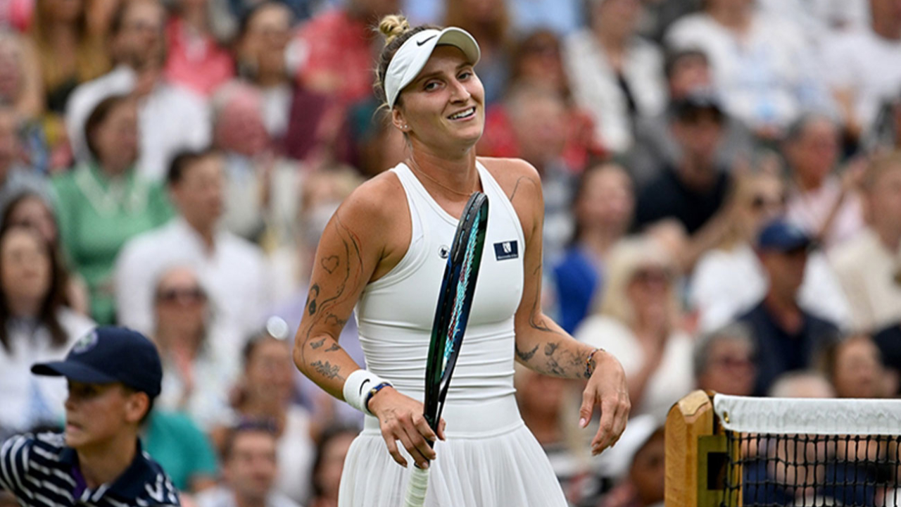 Wimbledon'da Marketa Vondrousova tek kadınlarda şampiyon oldu