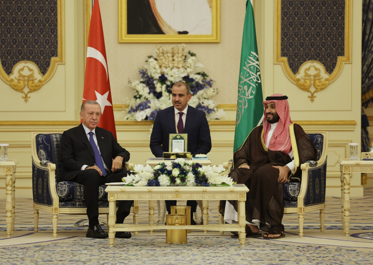 Suudi’lerle 1 milyar dolarlık 5 yatırım anlaşması imzalandı