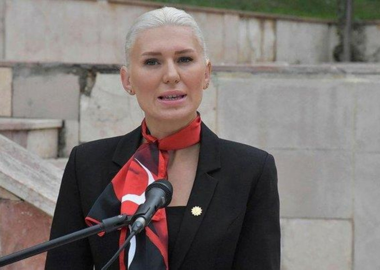 CHP'li Bilecik Belediye Başkanı Melek Mızrak Subaşı'ndan 15 Temmuz skandalı: Şehitlerimizin anılacağı saatte 'gün batımı' etkinliği düzenledi!