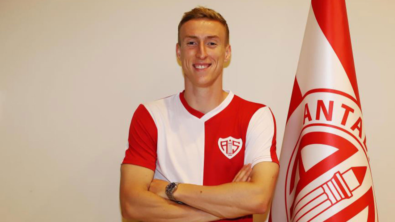 Antalyaspor, Adam Buksa'yı transfer etti
