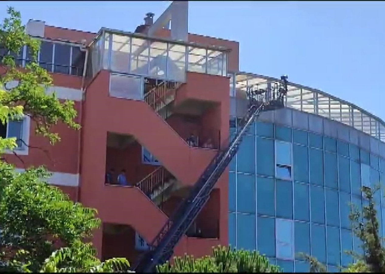 Bakırköy'de hastanede korkutan yangın: Hastalar tahliye edildi!