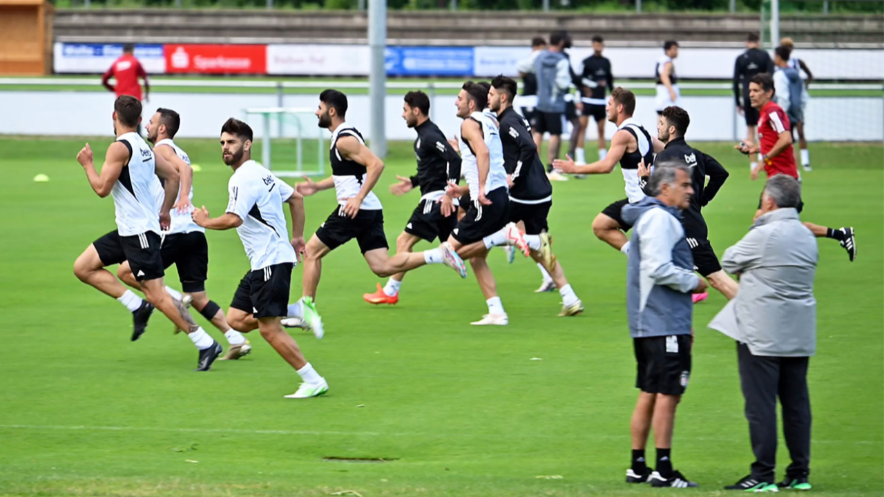 Beşiktaş Başkanı Ahmet Nur Çebi'den taraftara mesaj