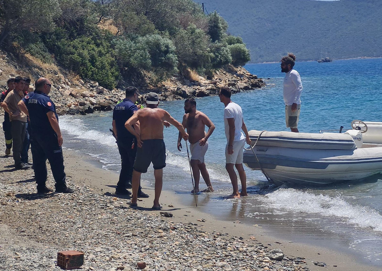 Ormanı yaktı, denizde kendini boğmaya çalıştı, polisin silahını almaya çalıştı! Yangın şüphelisi yakalandı...
