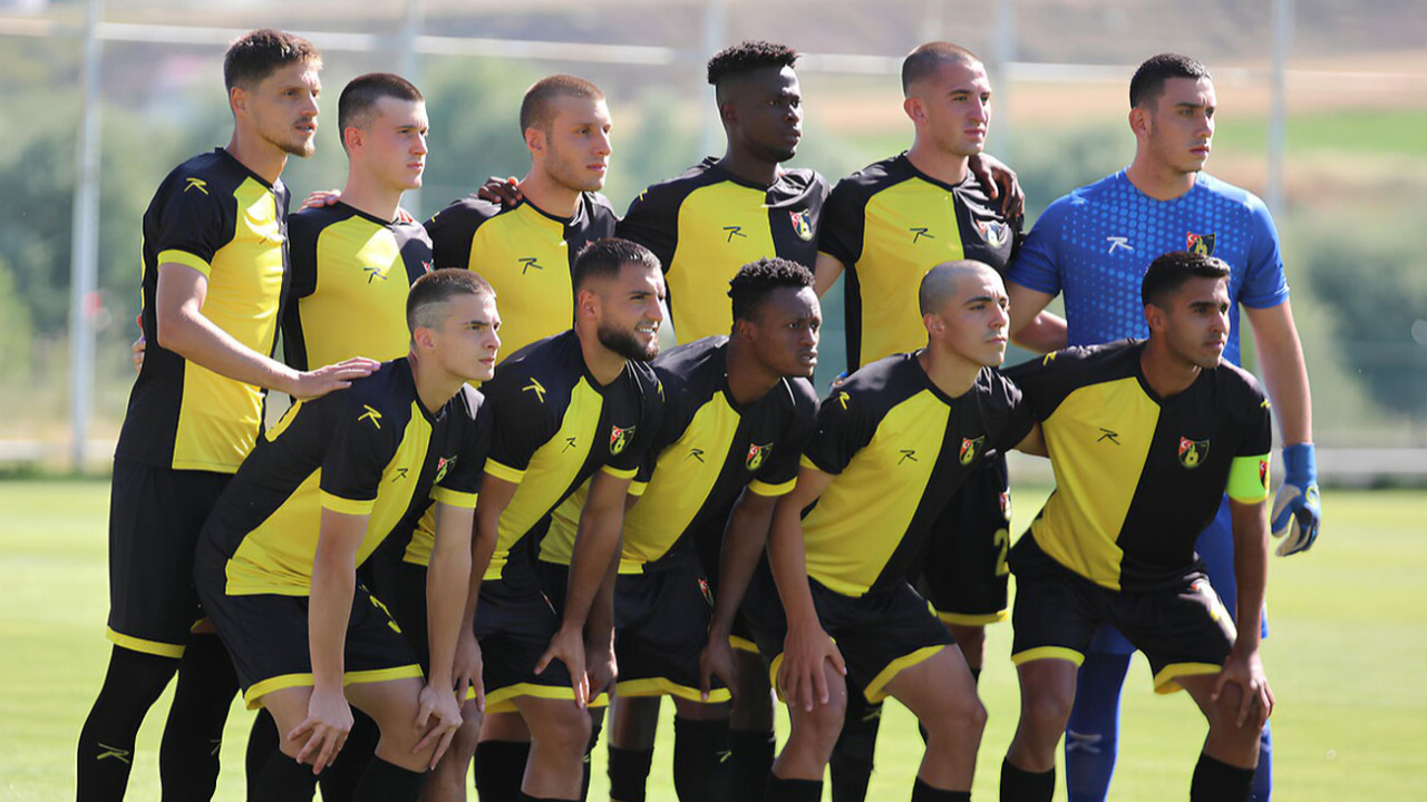 İstanbulspor Yunanistan'dan stoper transferi yaptı