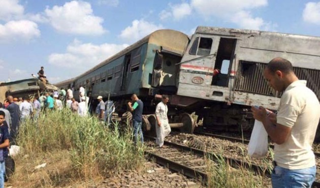 Mısır'da tren faciasında ölü sayısı 49'a yükseldi...