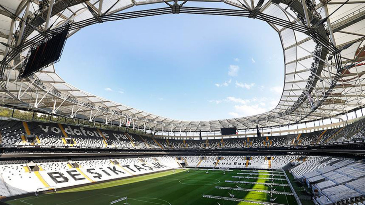 Beşiktaş'ta kombineler satışa sunuldu
