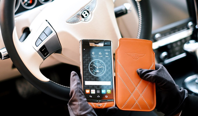 Vertu, 70 bin TL'lik lüks telefonlarını 5 bin TL'den açık arttırmaya sunuyor!