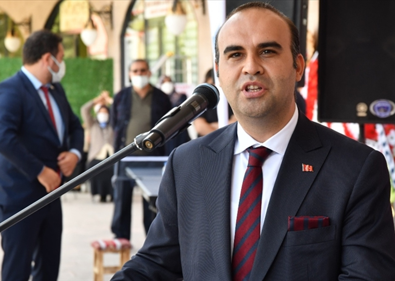 Bakan Kacır'dan TOGG açıklaması: Yıl sonuna kadar 28 bin araç yollara çıkacak! Sedan model için tarih verdi