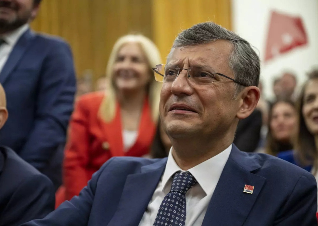 Kılıçdaroğlu veda ederken ağlamıştı! Gizli darbe toplantısına katılan Özgür Özel'den ilk açıklama...