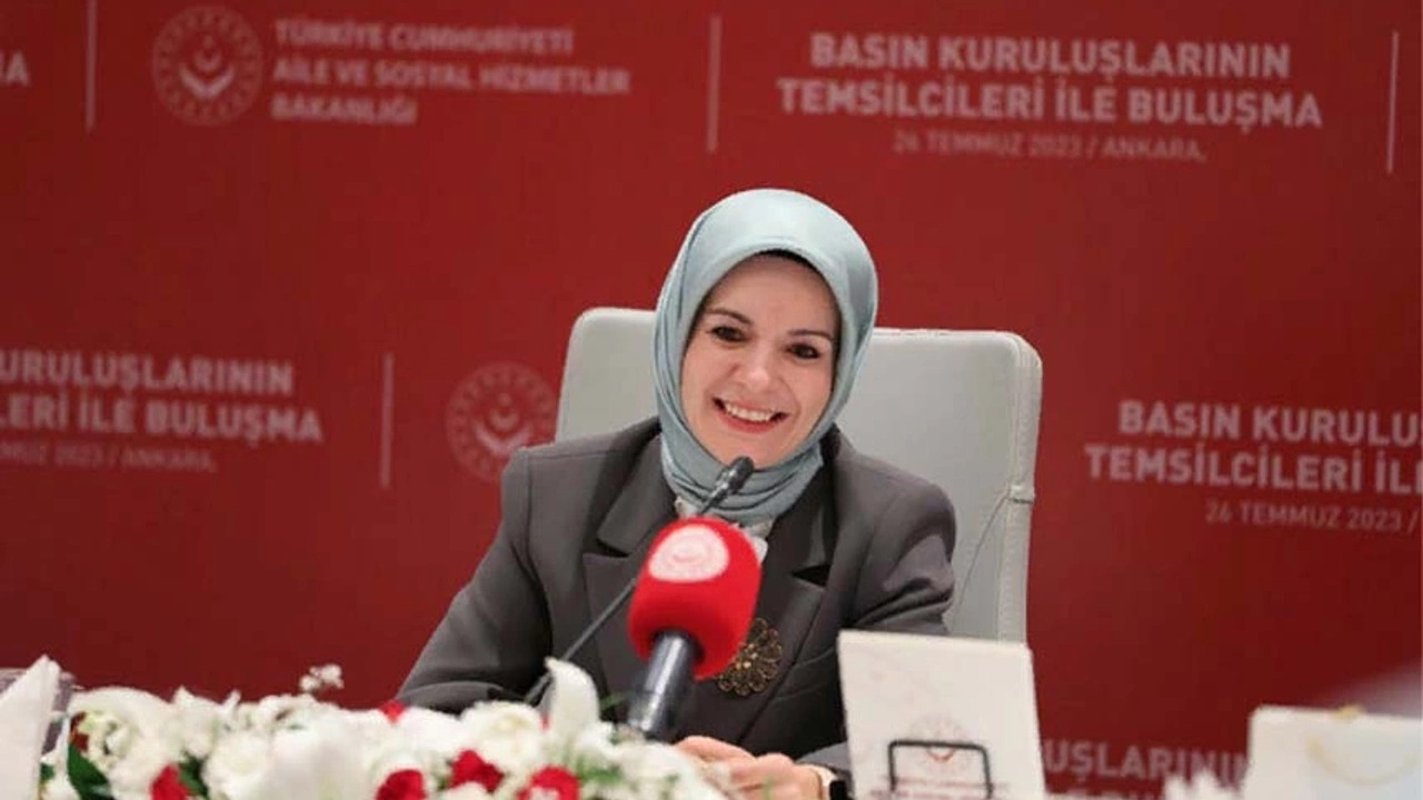 Aile ve Sosyal Hizmetler Bakanı Mahinur Özdemir Göktaş'tan süresiz nafaka açıklaması...