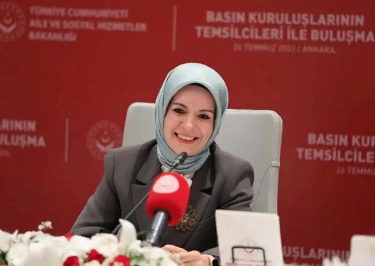 Aile ve Sosyal Hizmetler Bakanı Mahinur Özdemir Göktaş'tan süresiz nafaka açıklaması...