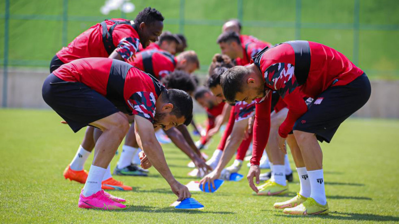 Sivasspor, minyatür kalede maç yaptı