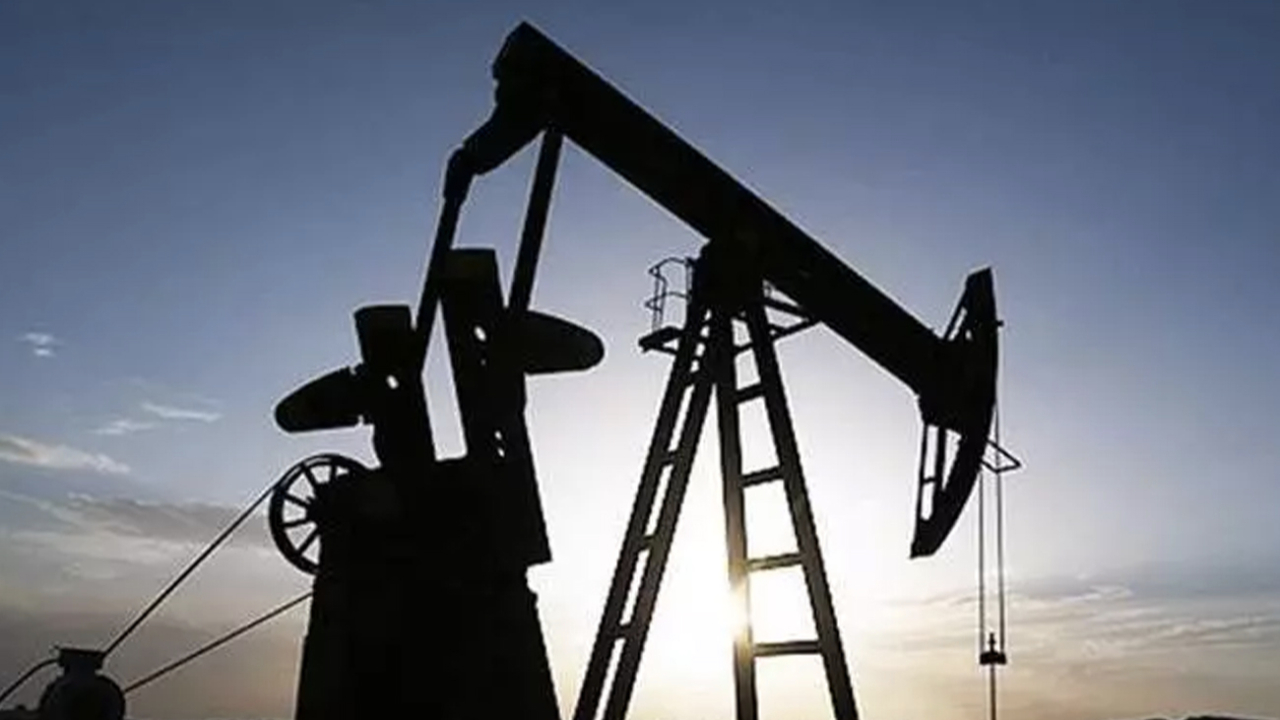 Rusya'da petrol rafinerisinde patlama!