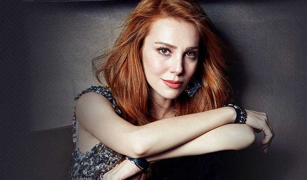"Bikinili görüntülenmekten korkuyorum" demişti... Elçin Sangu yakalandı!