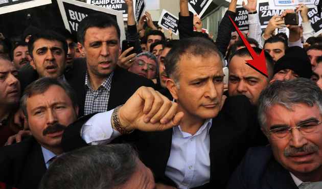 İdris Naim Şahin "Zaman" tünelinde kayboldu!