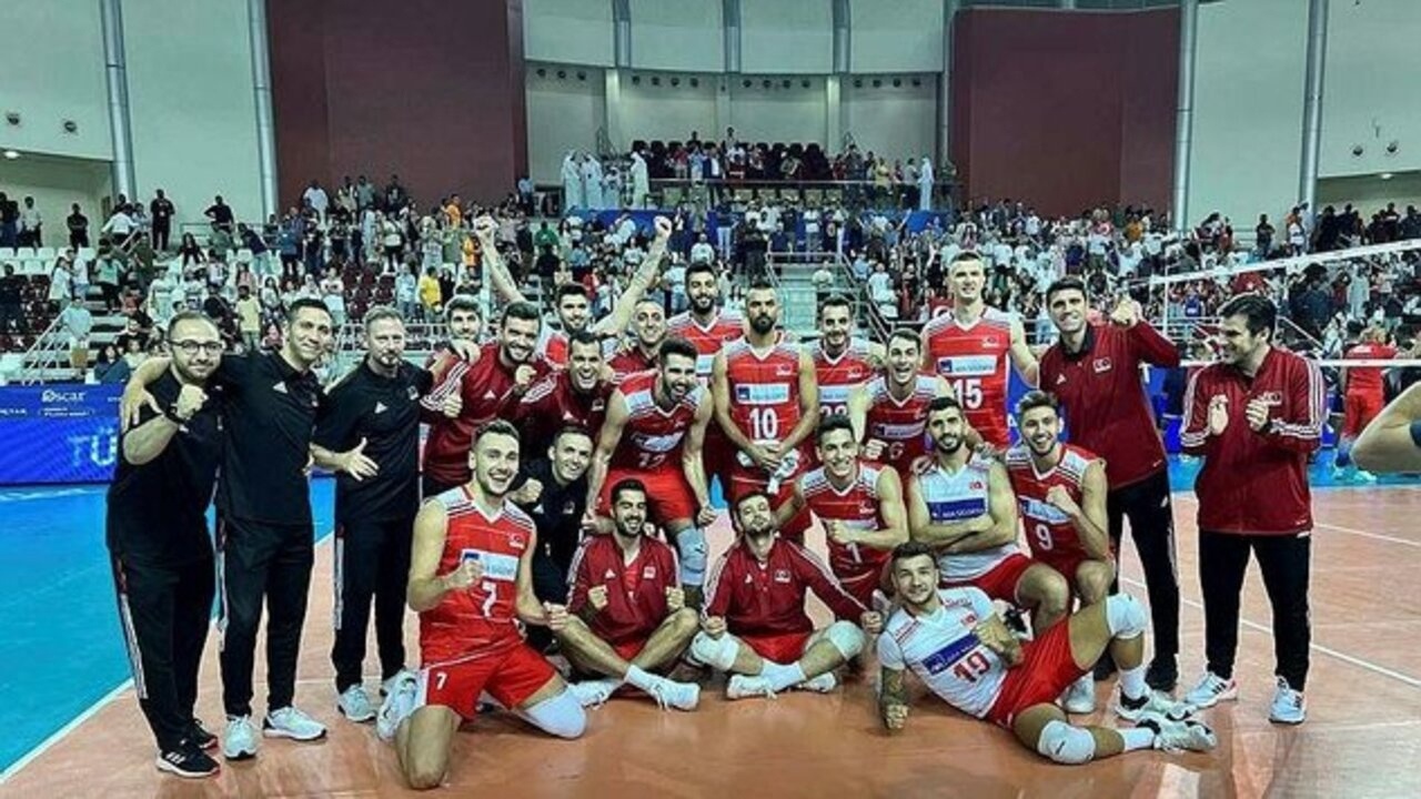 Katar 2 - 3 Türkiye | Final sonucu... Filenin Efeleri'nden tarihi zafer! Katar'da şampiyon Türkiye