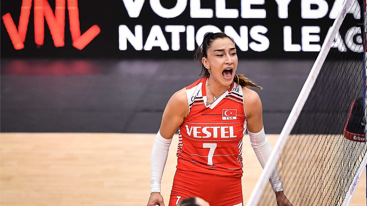 Milli voleybolcu Hande Baladın, o mesajı görünce savcılığa koştu! ''Can güvenliğim yok, korkuyorum''