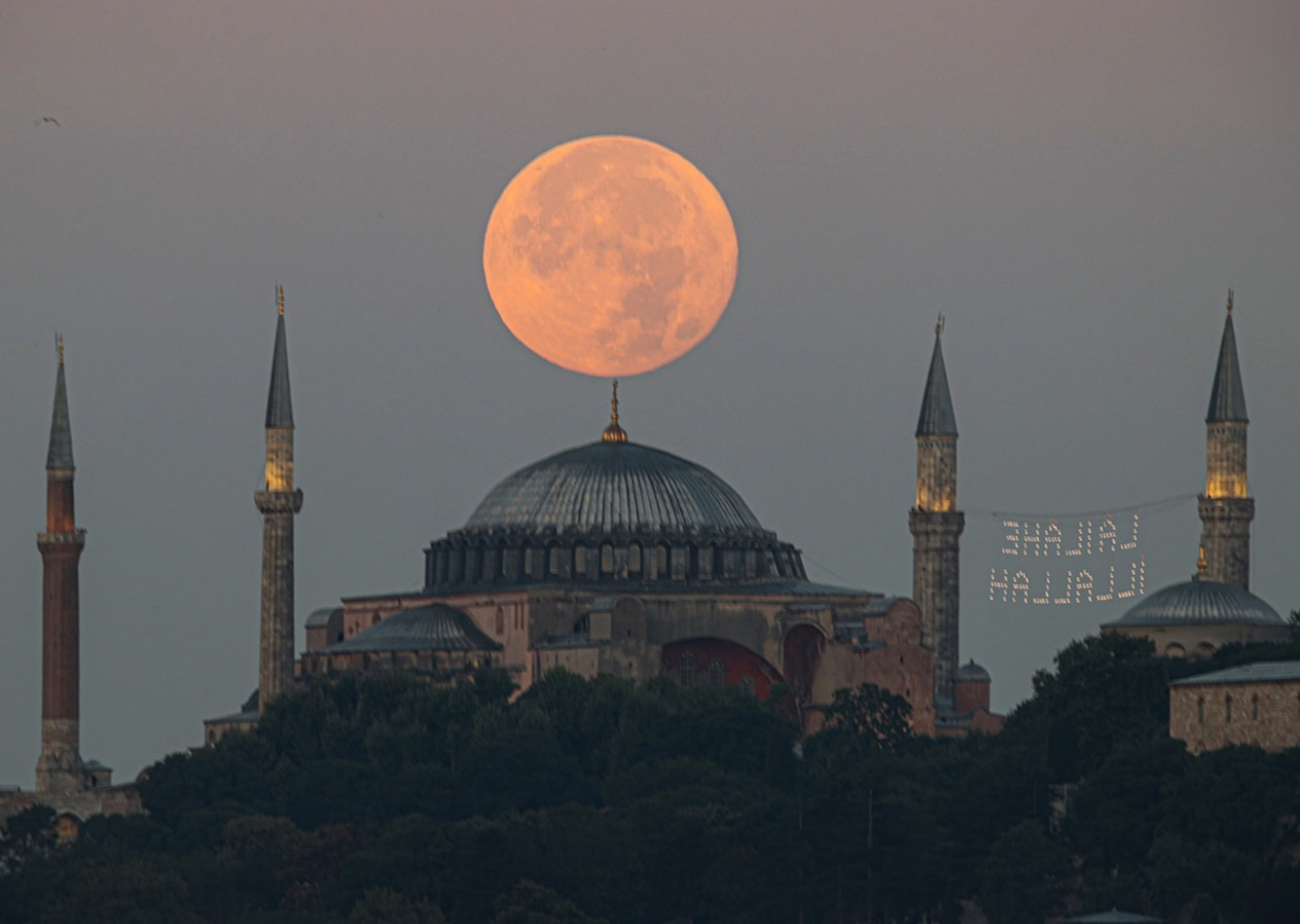 İstanbul ve Ankara'dan Süper Ay manzaraları!