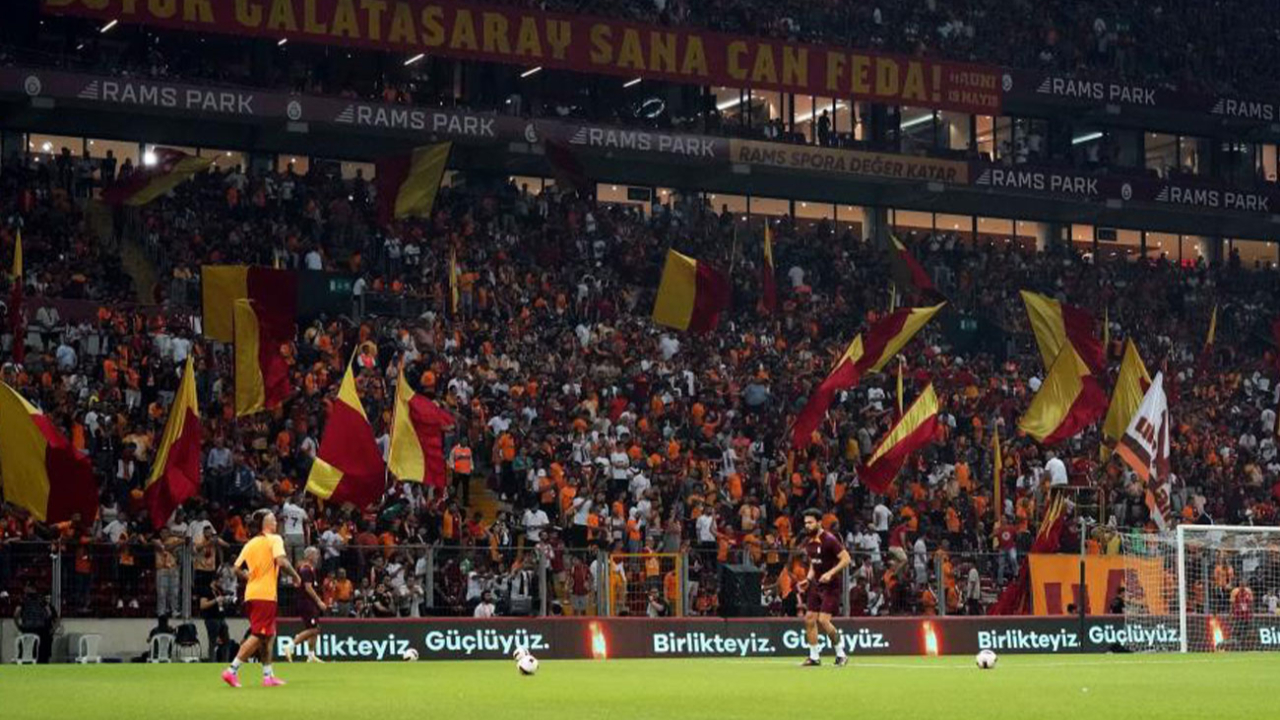 Galatasaray - Zalgiris maçını 41 bin 505 seyirci takip etti