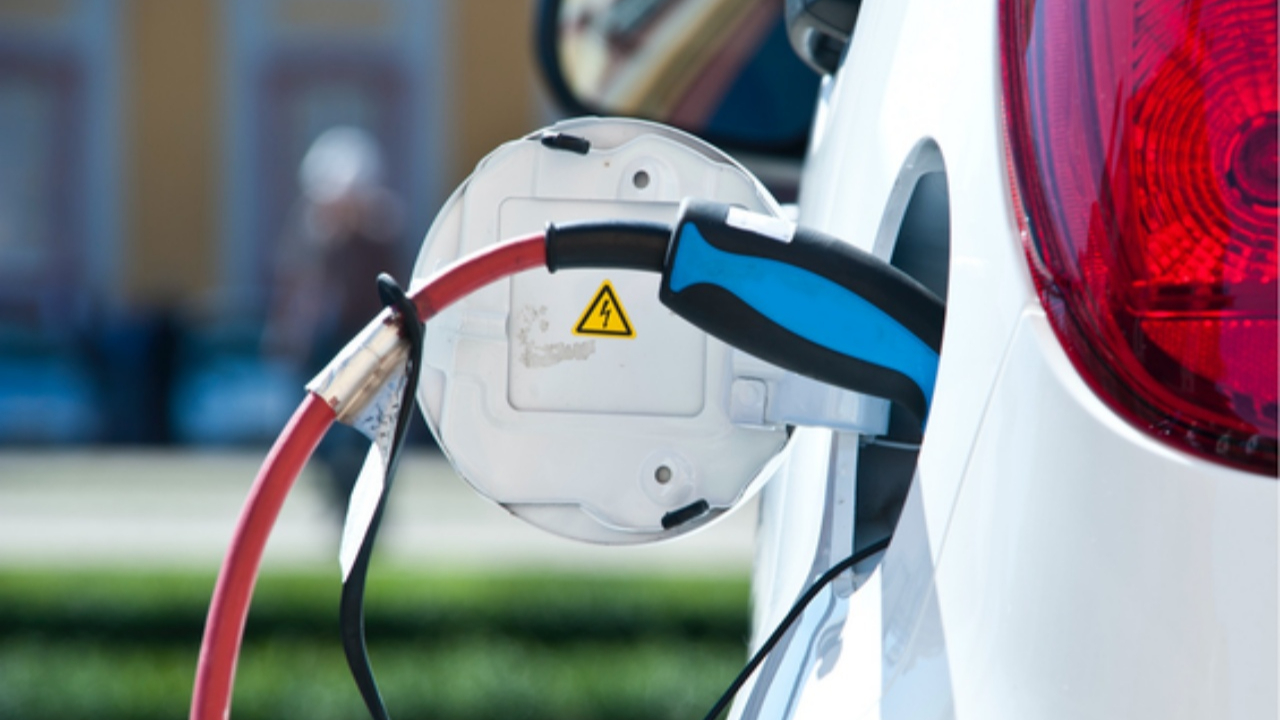 Türk Telekom, enerji dönüşümü vizyonunu TT Ventures ile elektrikli otomobillere yansıtıyor