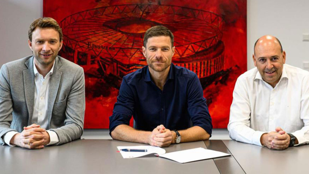 Bayer Leverkusen, Xabi Alonso'nun sözleşmesini 3 yıl uzattı