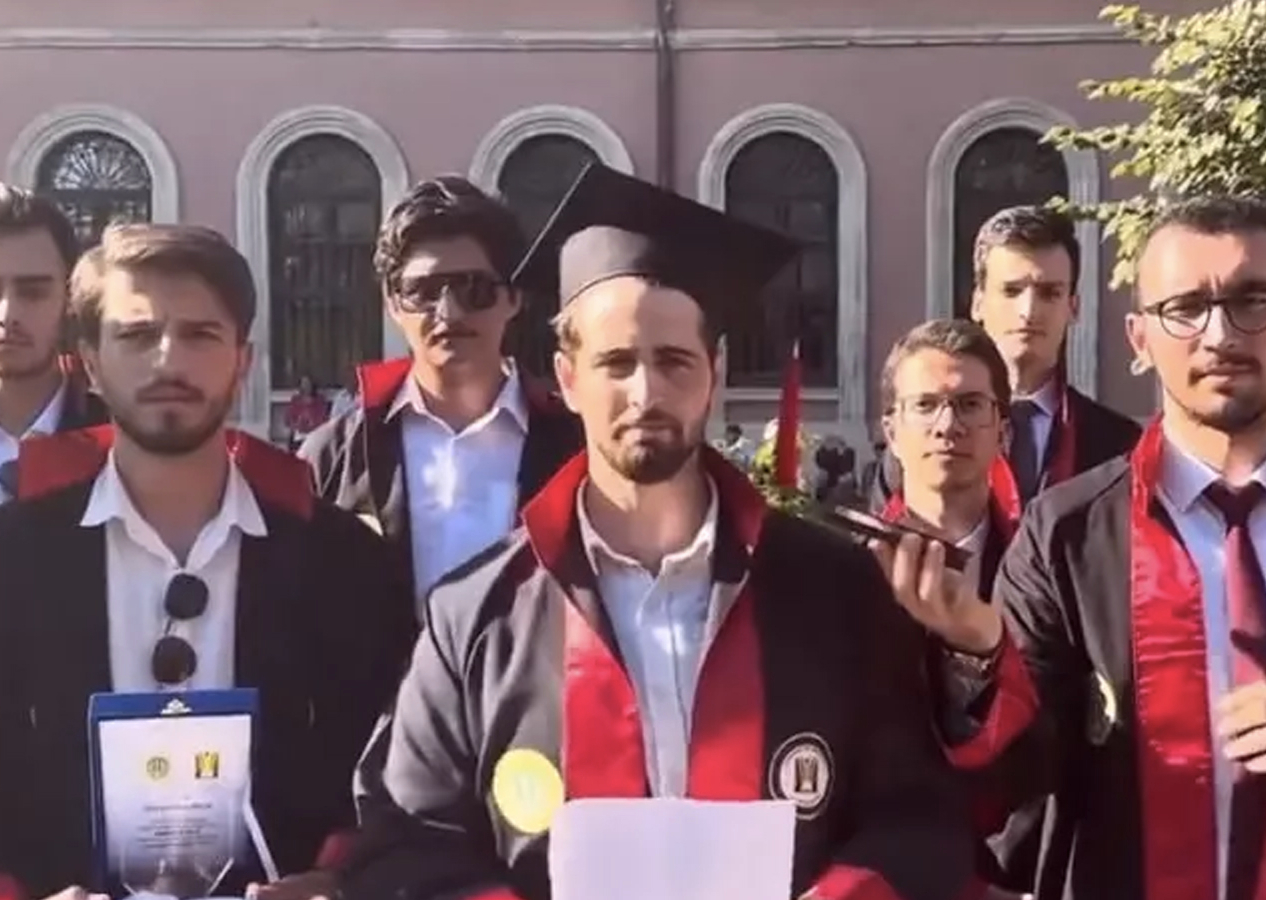 'Mezuniyet konuşması yaptırılmadı' iddiası! 28 Şubat'a atıfta bulundu