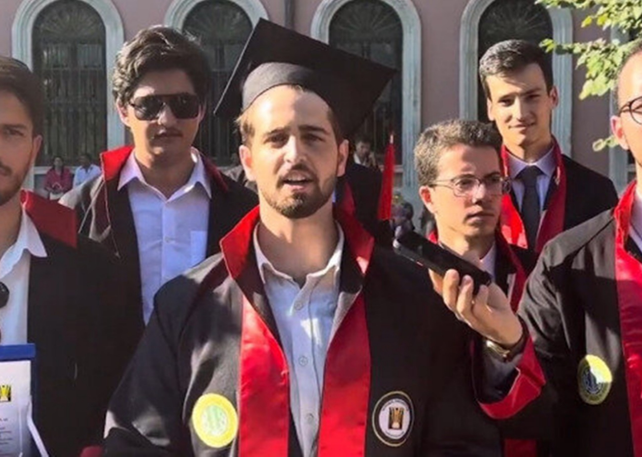 Mezuniyet konuşması yaptırılmayan bölüm birincisi gençten İstanbul Üniversitesi'ne '28 Şubat' dersi!