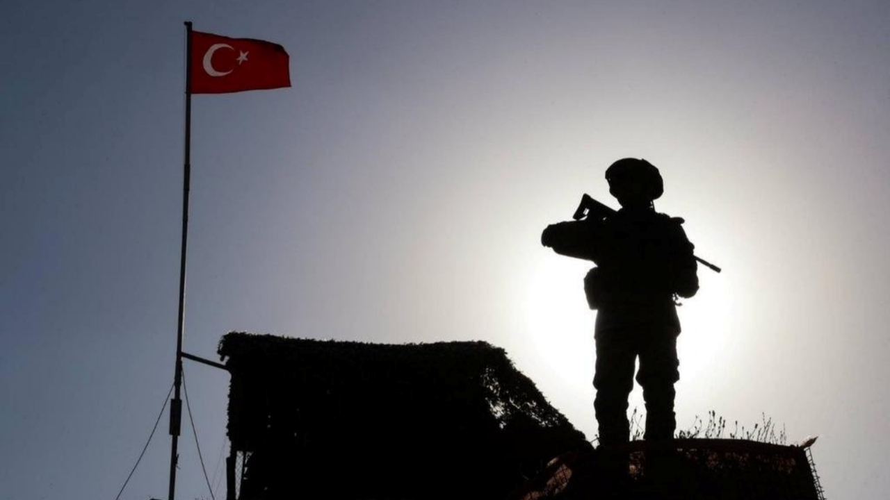 4 PKK'lı terörist ülkeye girmeye çalışırken yakalandı!