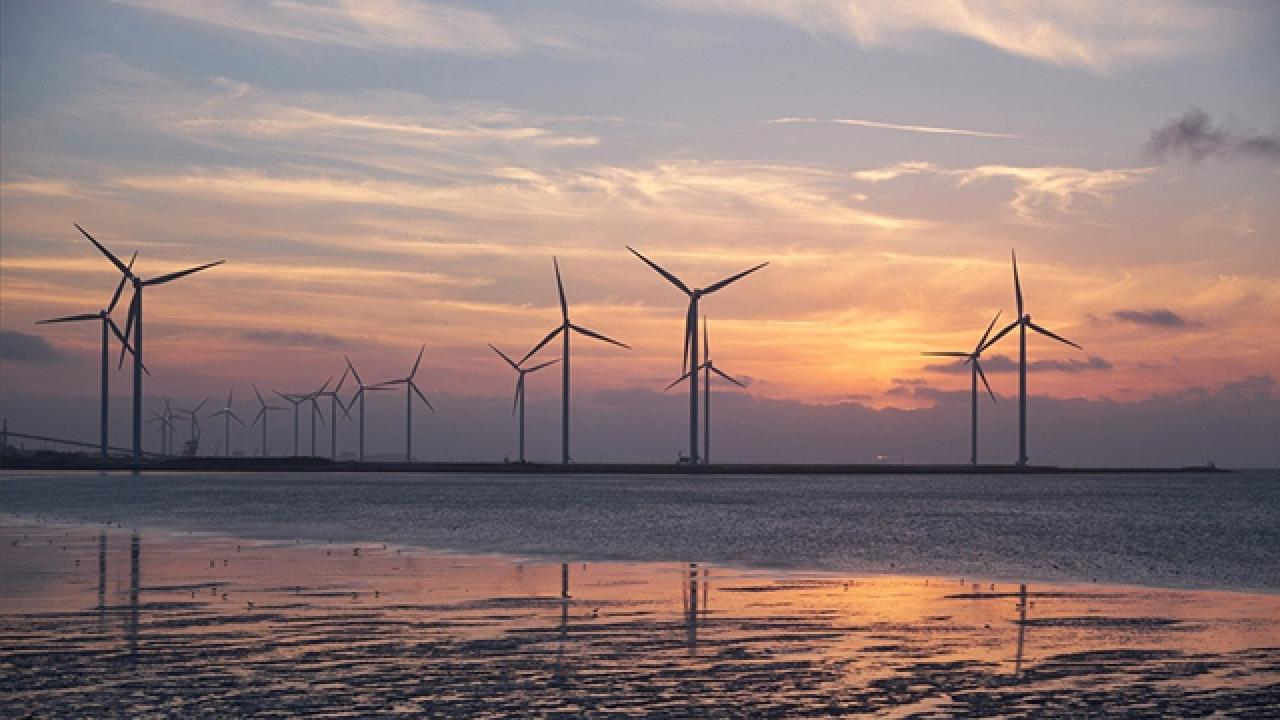 Deniz üzerinde elektrik üretimi için ilk adım atıldı