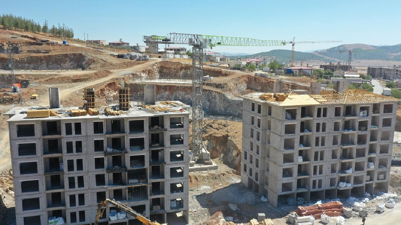 Yaralar sarılıyor! Deprem bölgesinde 680 bin konut 1 yılda hak sahiplerine teslim edilecek