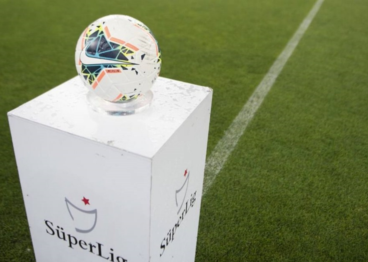 Süper Lig'de yeni sezonda değişen kurallar açıklandı! Kafamız iyice karışacak...