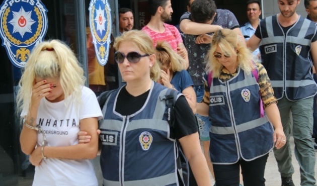 Futbolcu transfer eder gibi escort transferi! / VİDEO
