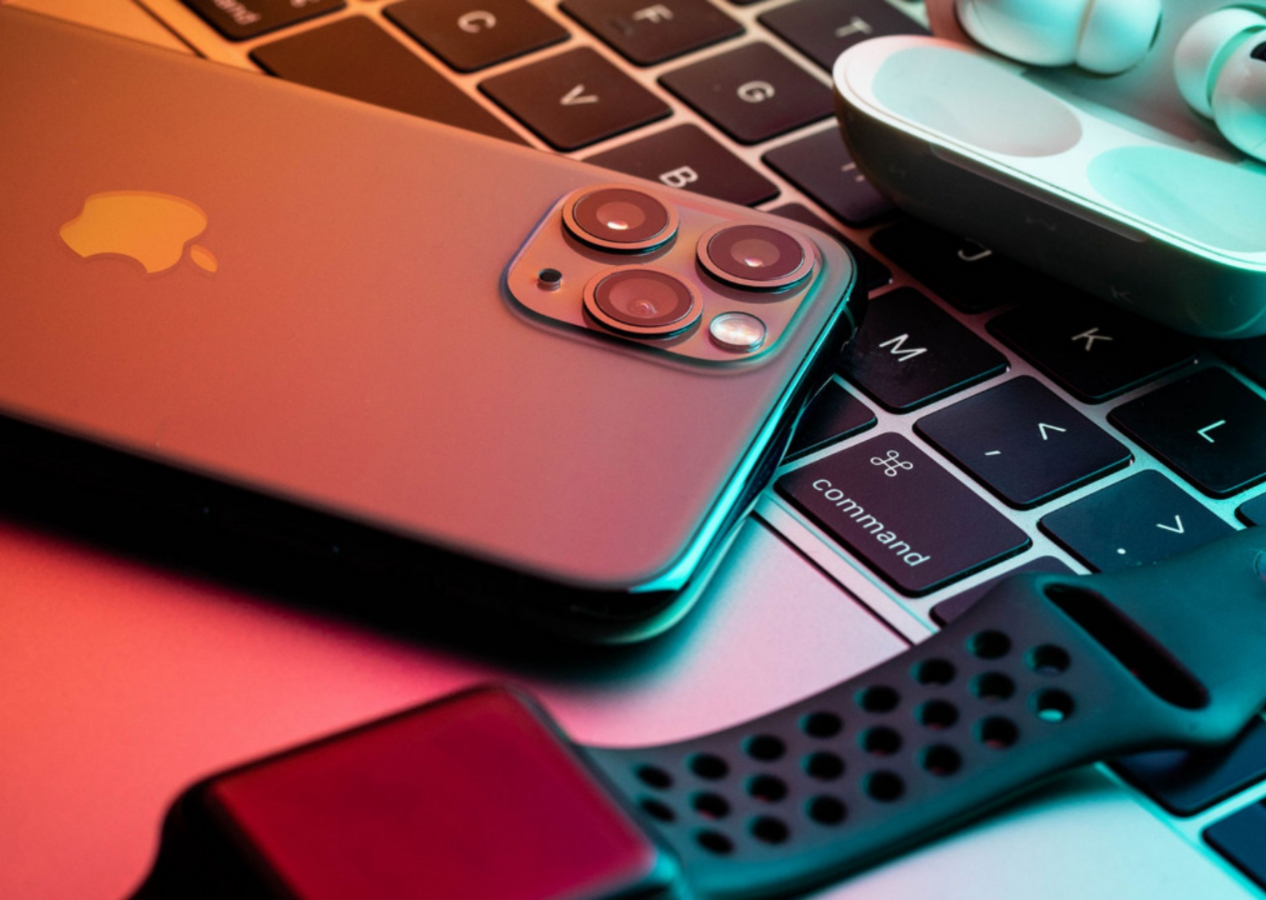 Öğrencilere vergisiz telefon ve bilgisayar müjdesi! Bakan Bak son durumu paylaştı
