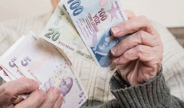 Temizlik işçisi, çöpte bulduğu 48 bin 900 lirayı sahibine teslim etti!