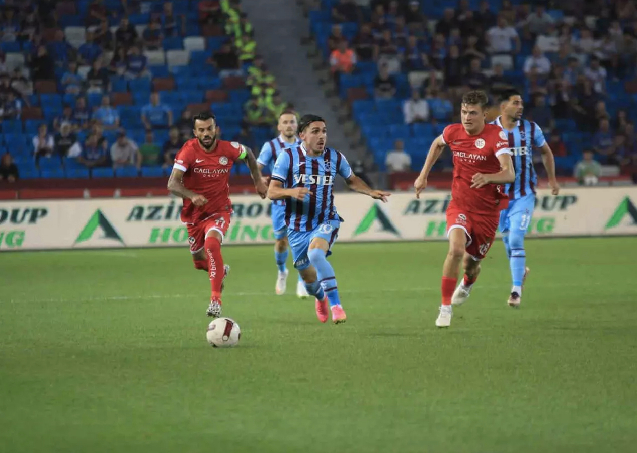 Trabzonspor, Antalyaspor'u 1-0 mağlup etti