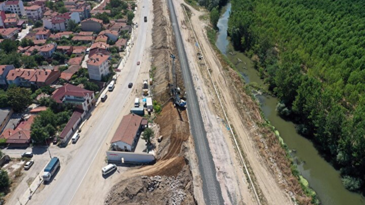 Hızlı tren çalışmaları sürüyor! Halkalı - Kapıkule arası 1 saat 35 dakikaya iniyor