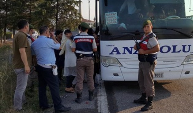 57 kişilik otobüsten 160 kaçak çıktı